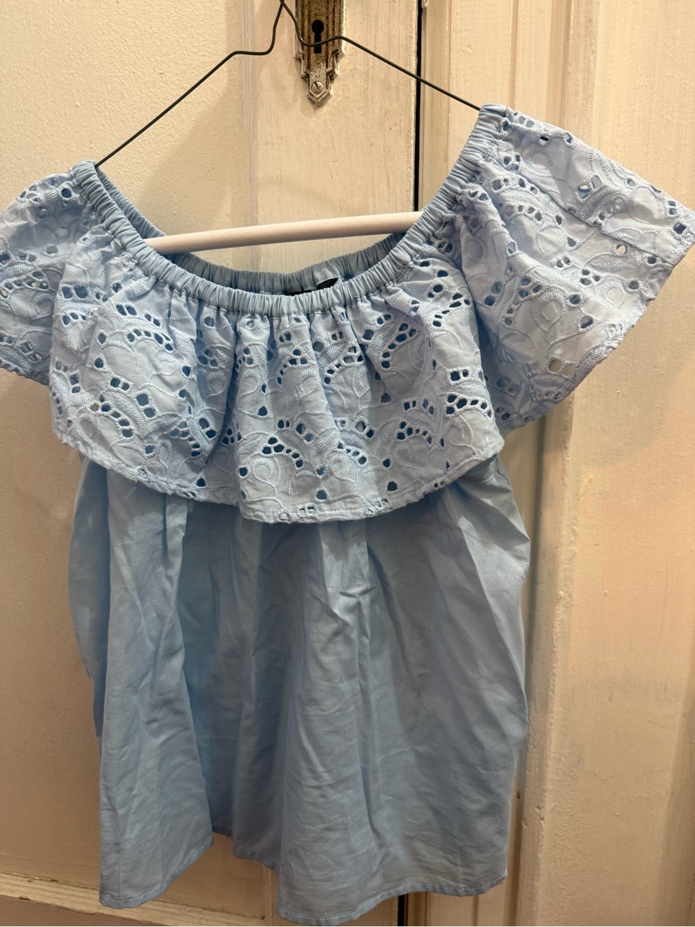 Casual top, new without tag - Picture 2 of 3